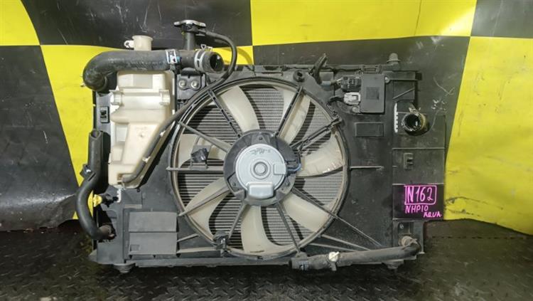 Радиатор основной Тойота Аква в Джанкое 116562